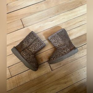 UGG‎ Australia Kids Classic II Glitter Leopard Boots